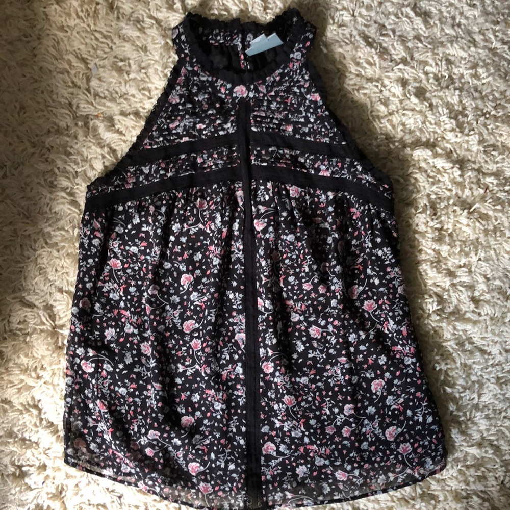 Black floral sleeveless blouse size M